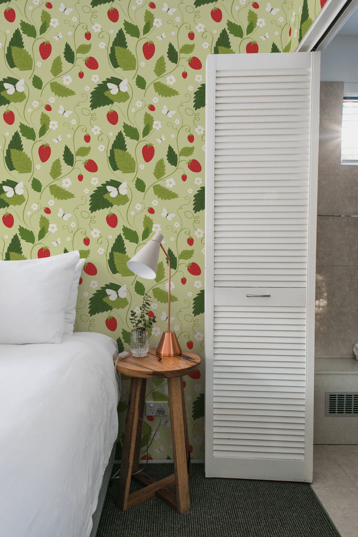 Papel de parede morangos verde whimsical — imagem 3
