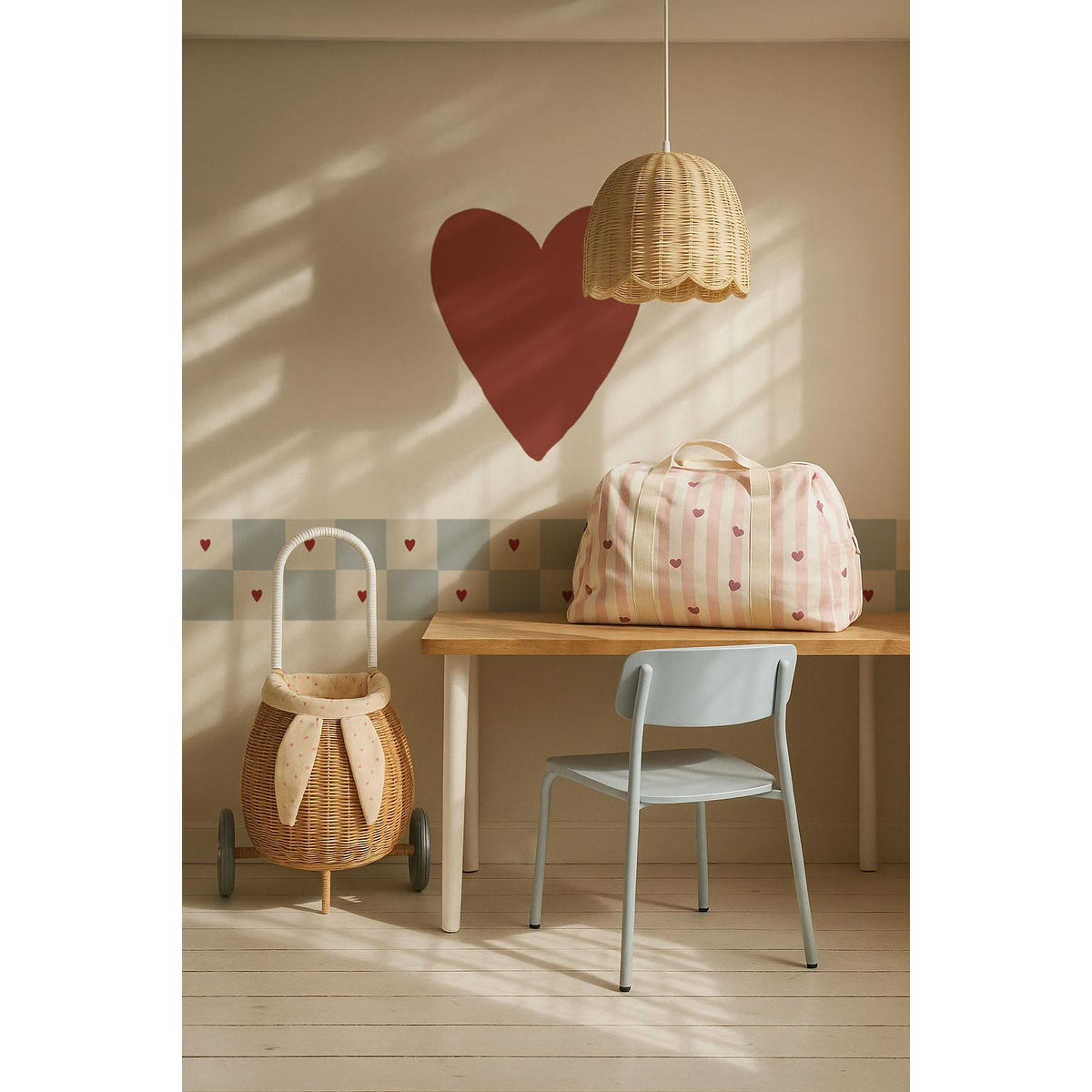 Faixa decorativa xadrez com corações rosa