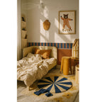 Faixa decorativa geométrica azul-marinho e castanho
