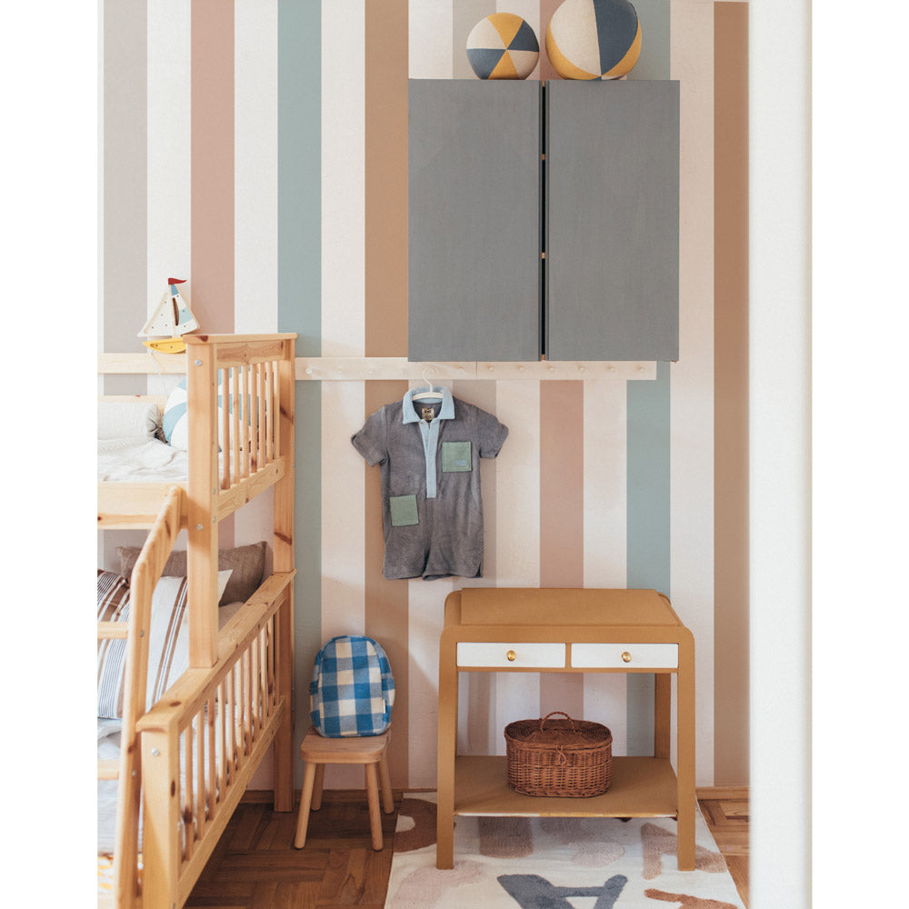 Papel de parede riscas coloridas estilo infantil