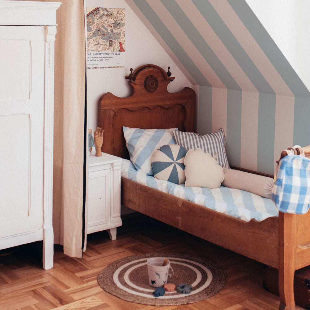 Papel de parede riscas azul quarto infantil