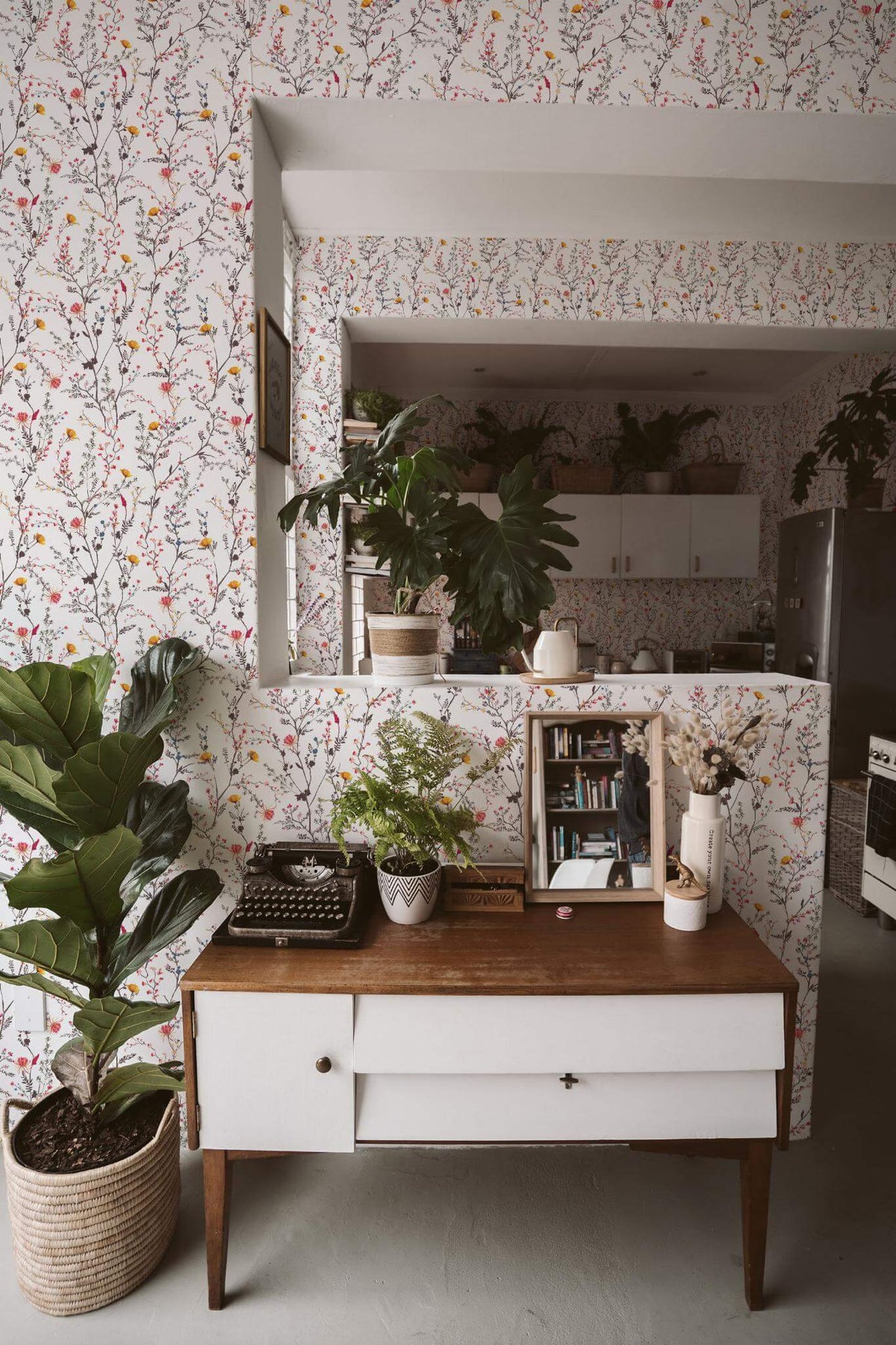 Papel de parede floral botânico vintage bege e branco — imagem 4