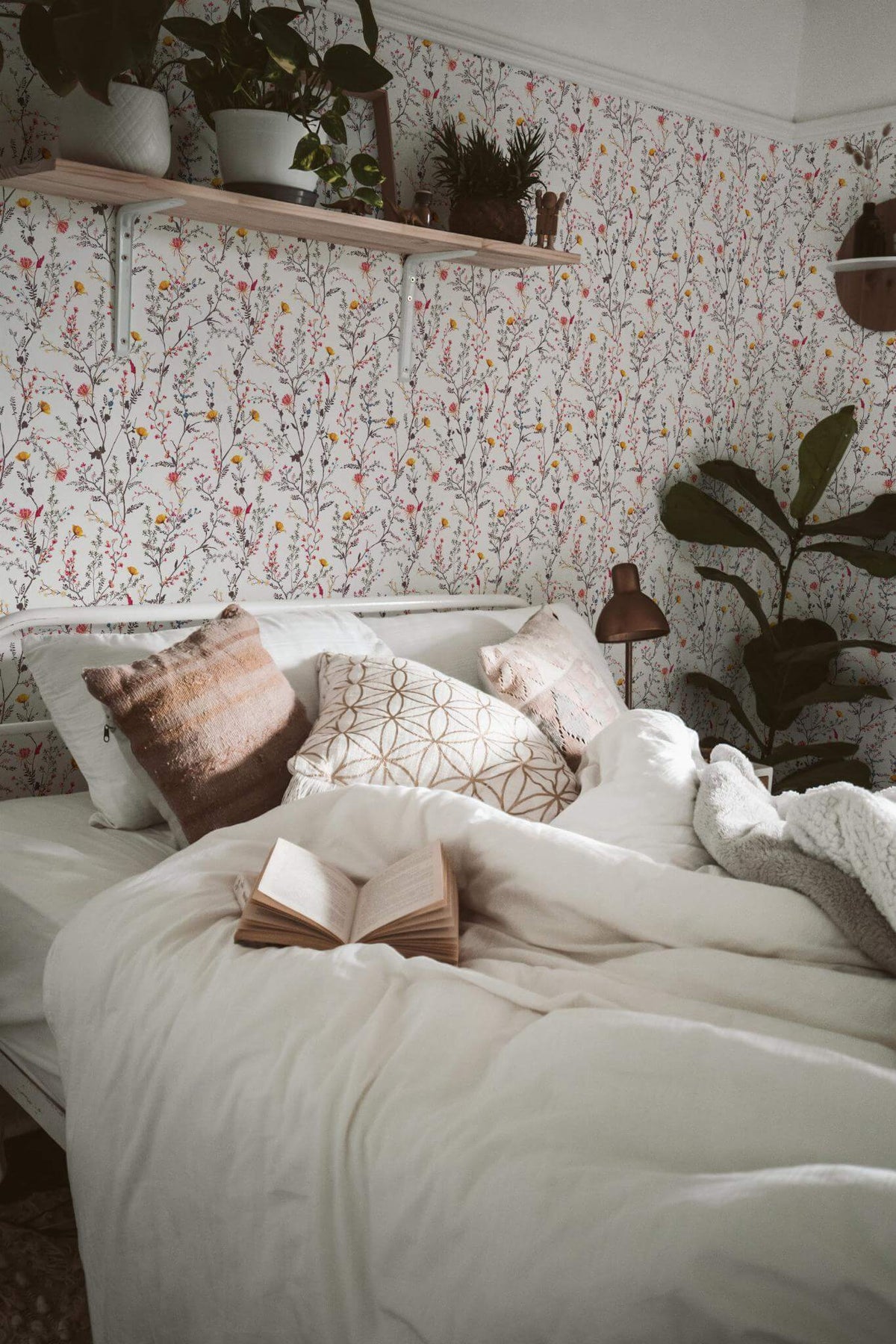 Papel de parede floral botânico vintage bege e branco — imagem 3
