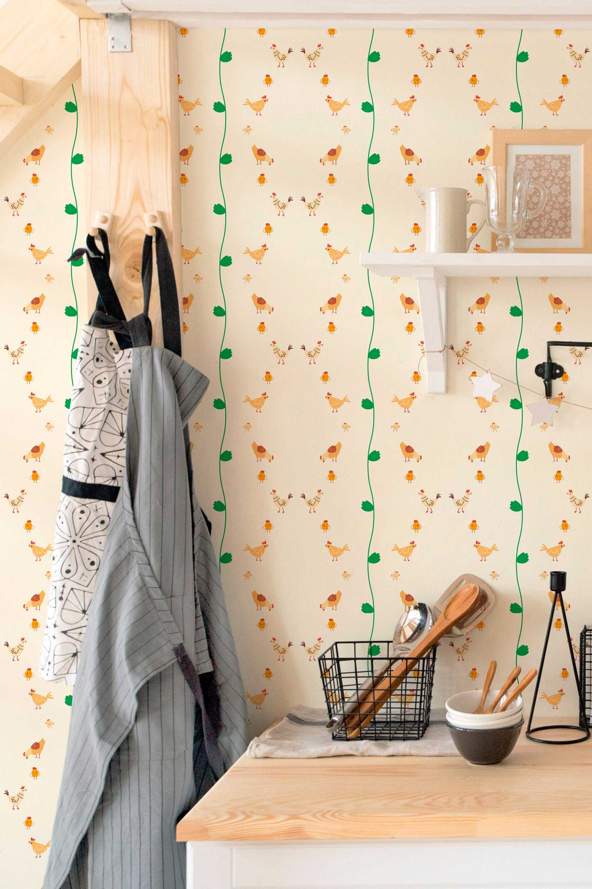 Papel de parede galinhas doodle fundo amarelo — imagem 4