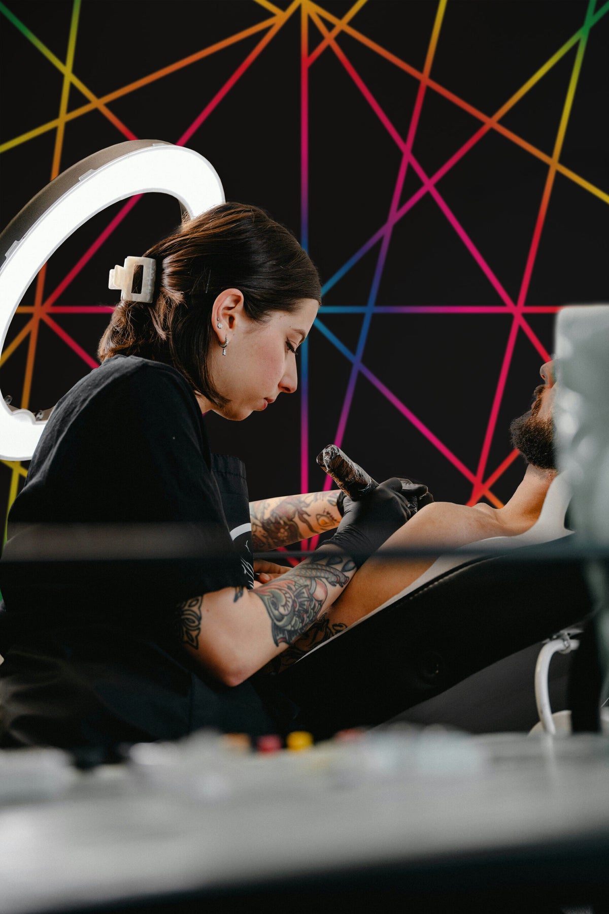 Geométrico neon abstrato — mural de parede para decorar uma parede