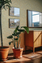 Papel de parede riscas curvas estilo retro bege — imagem 3