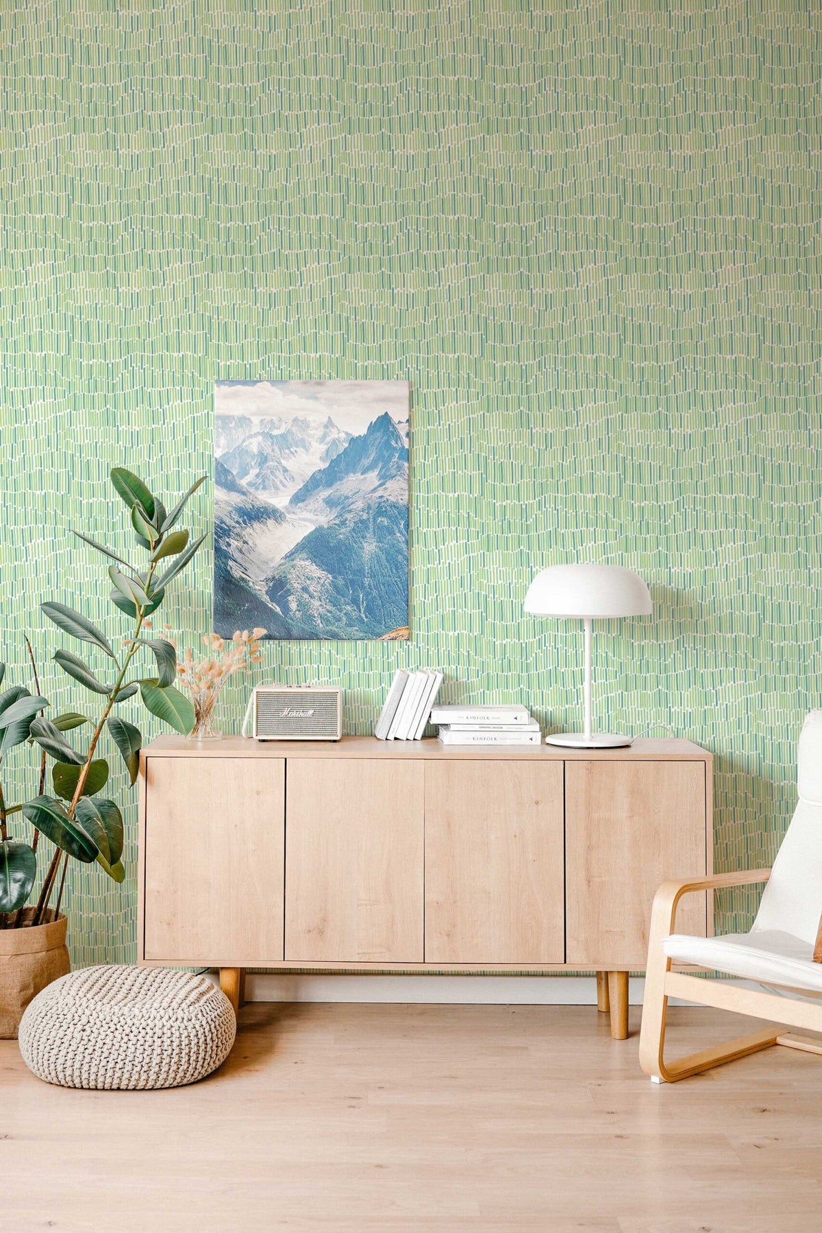 Papel de parede riscas verde-sage estilo pincelado — imagem 3