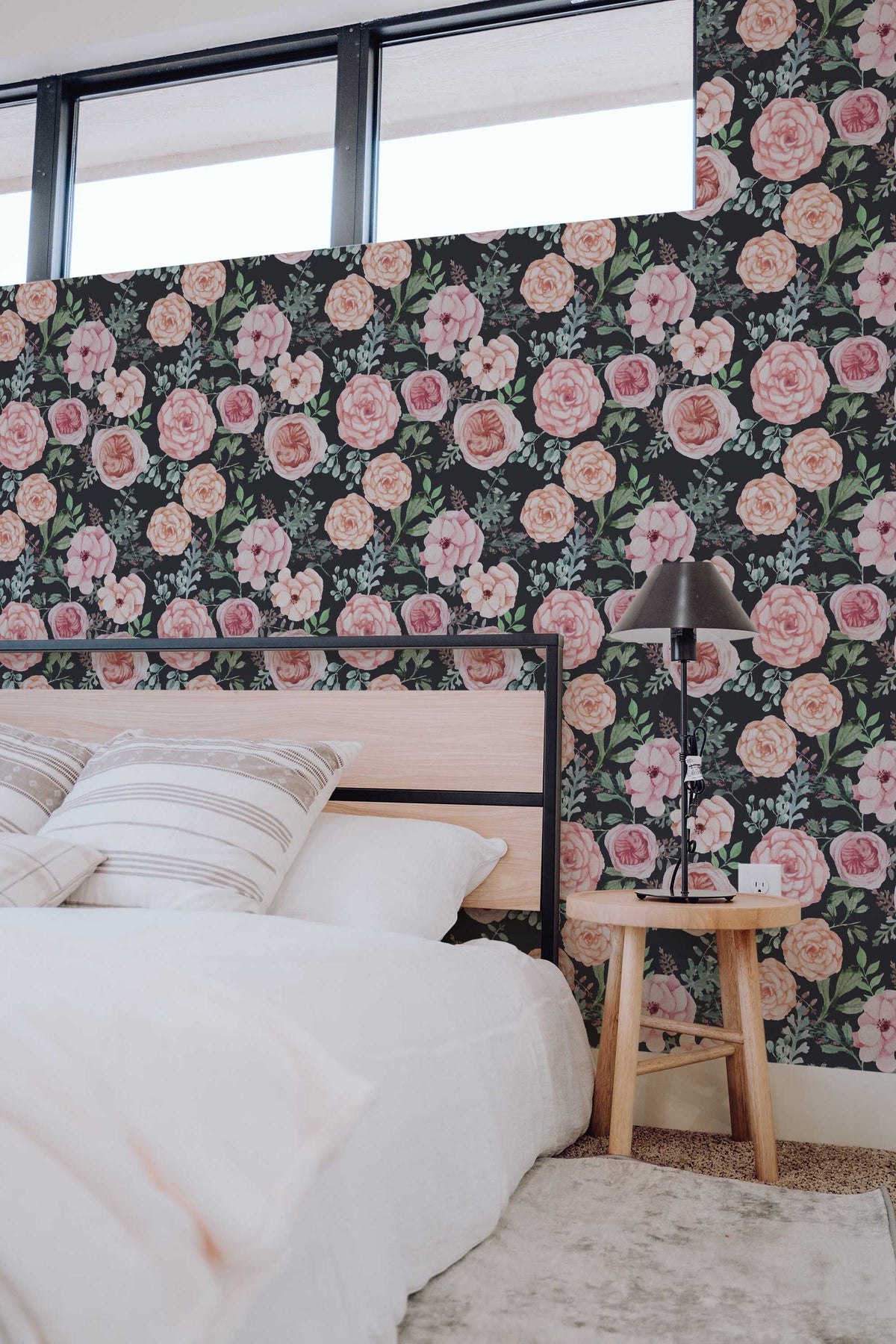 Papel de parede rosas aquarela fundo preto — imagem 3
